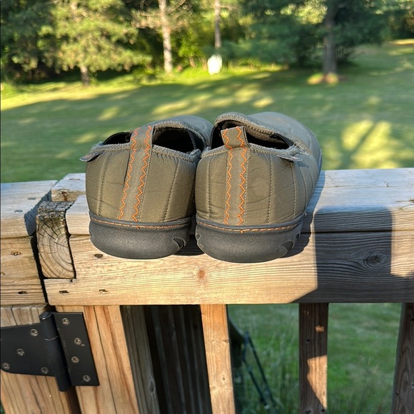 Ozark Trail Green Slip-On Loafers for Casual Comfort - Picture 4 of 5